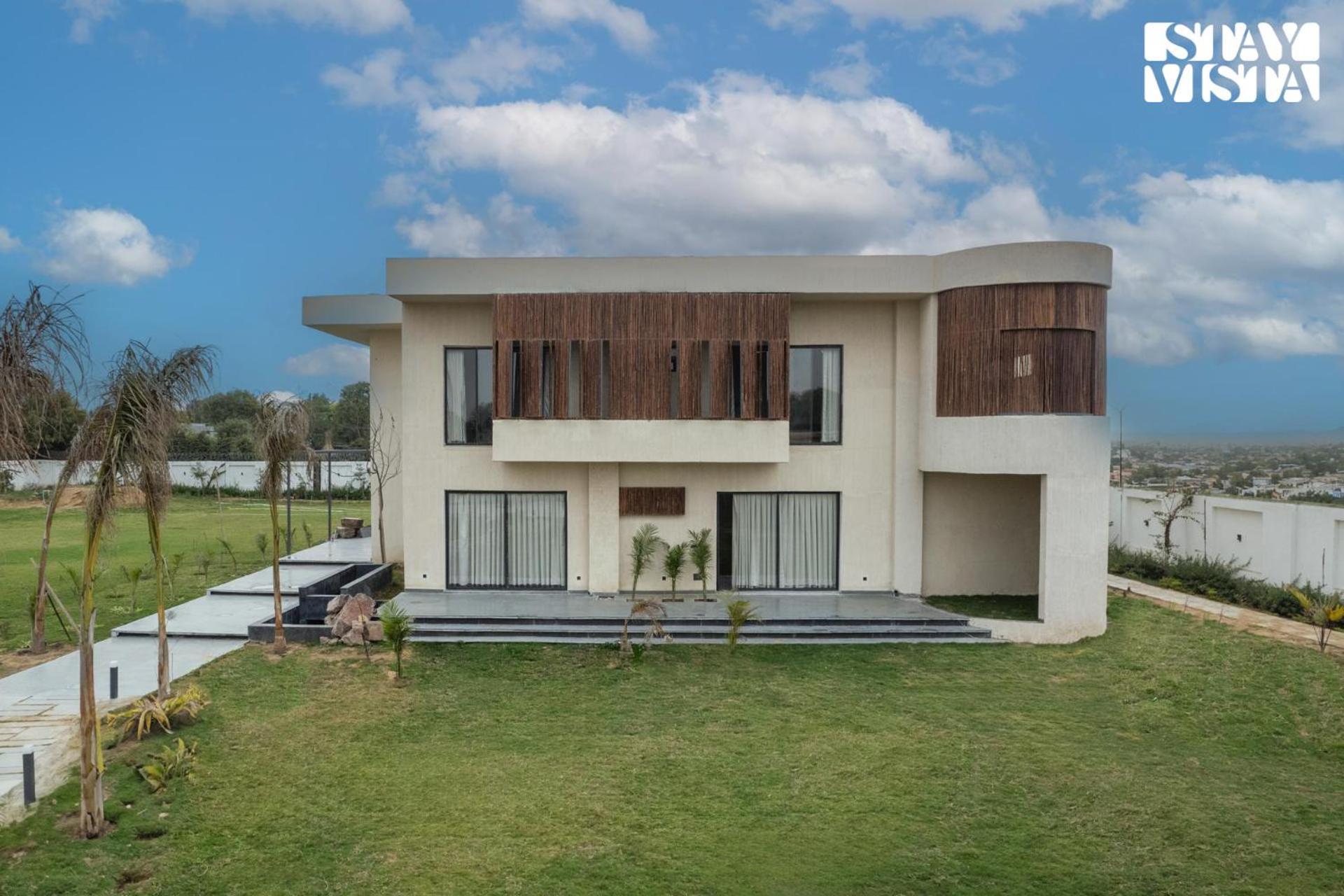 Stayvista'S The Sweet Life - 5Bhk Farm-View Pet-Friendly Villa With Outdoor Pool Sohna Dış mekan fotoğraf