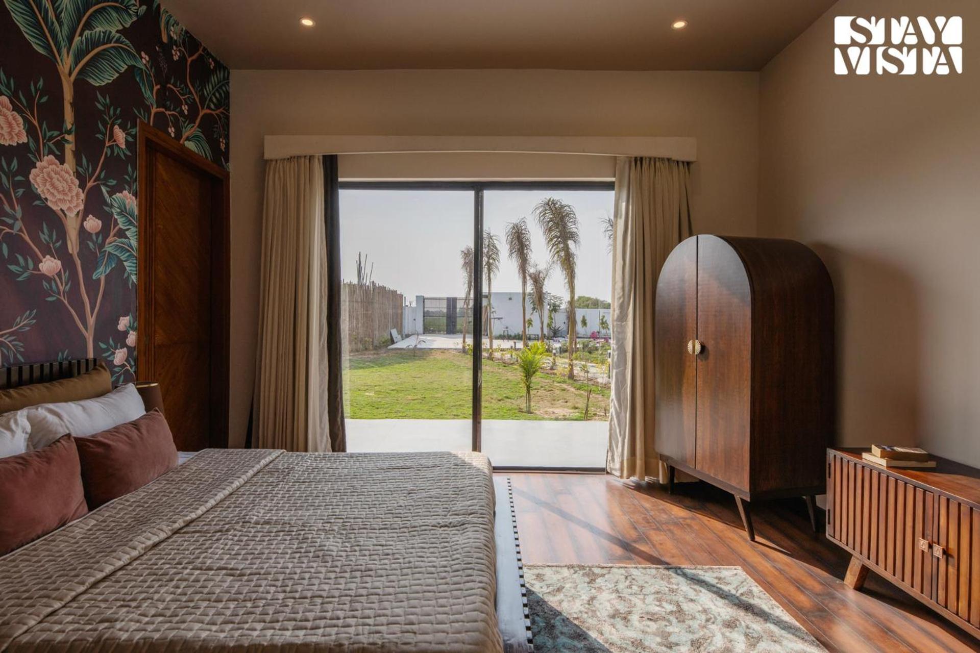 Stayvista'S The Sweet Life - 5Bhk Farm-View Pet-Friendly Villa With Outdoor Pool Sohna Dış mekan fotoğraf