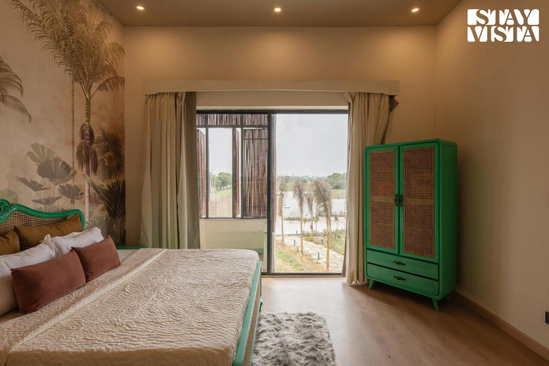 Stayvista'S The Sweet Life - 5Bhk Farm-View Pet-Friendly Villa With Outdoor Pool Sohna Dış mekan fotoğraf